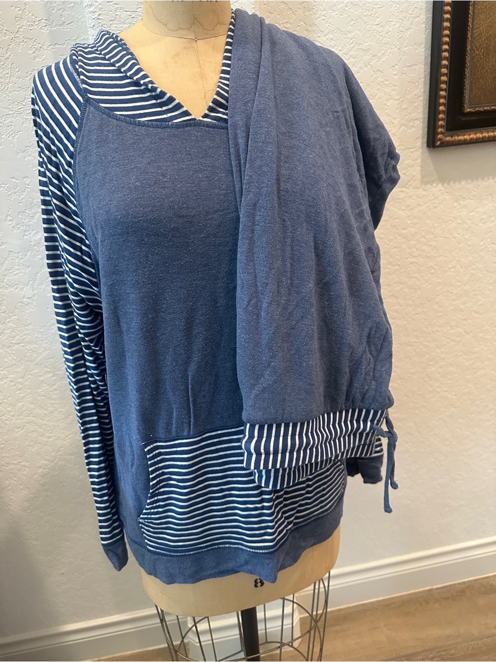 Chico's 2 Blue Striped Hooded Pullover Sweatshirt & Pants Set